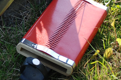 関東鉈 800g 両刃 黒 白鋼 樫柄 木鞘