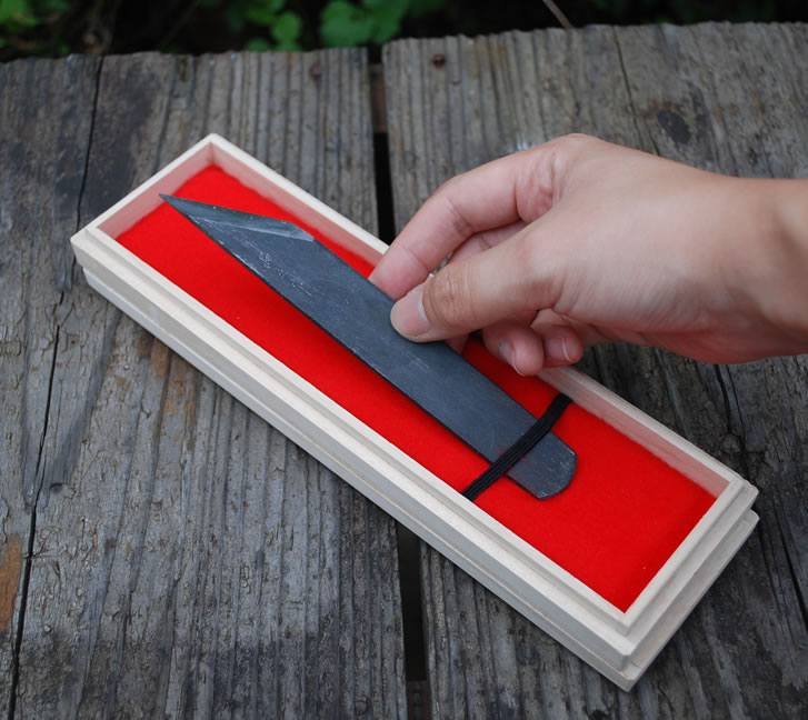 昔ながらの製法で作り上げた「切出刀黒型」を特別販売！/通販