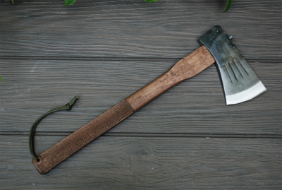 キャンプ薪割斧 乾燥木用 ﾁｪｯｶｰｵｲﾙｽﾃﾝ 中斧700ｇ 全鋼の通販は豊国 トヨクニ